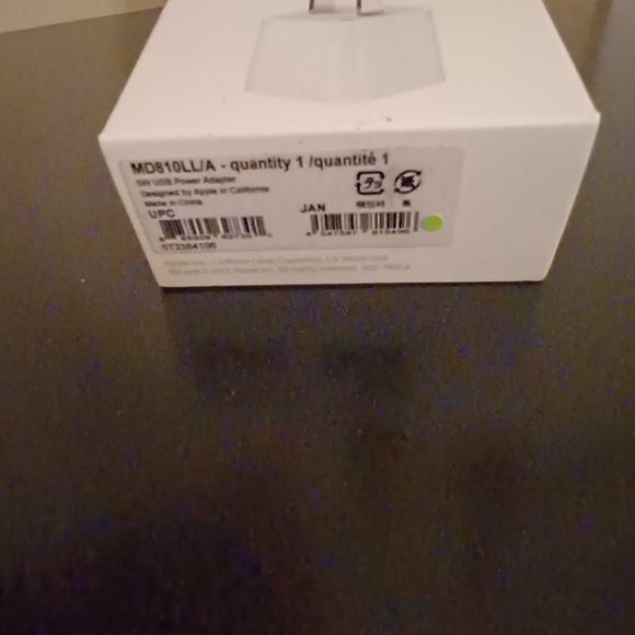 Apple power adapter - Picture 2 of 5